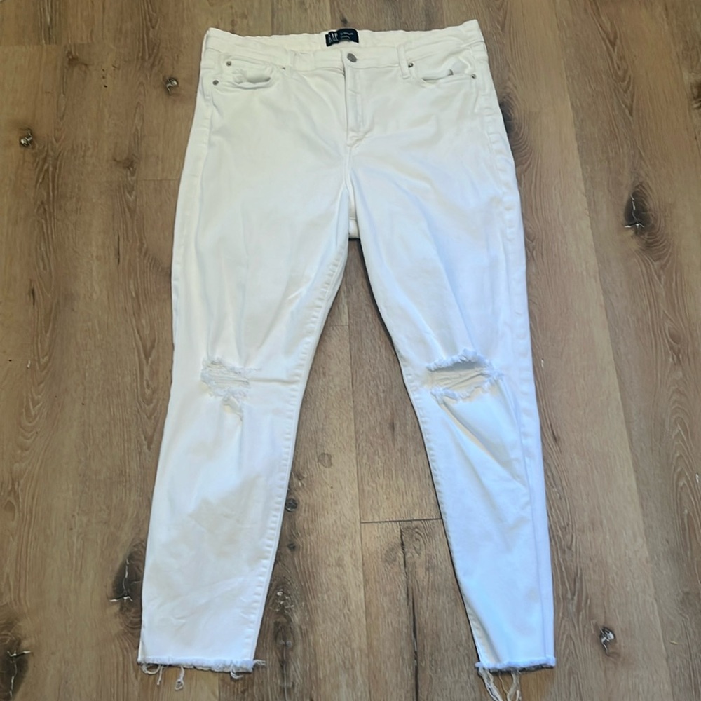 Gap Women’s Distressed White Leggings, Size 33,